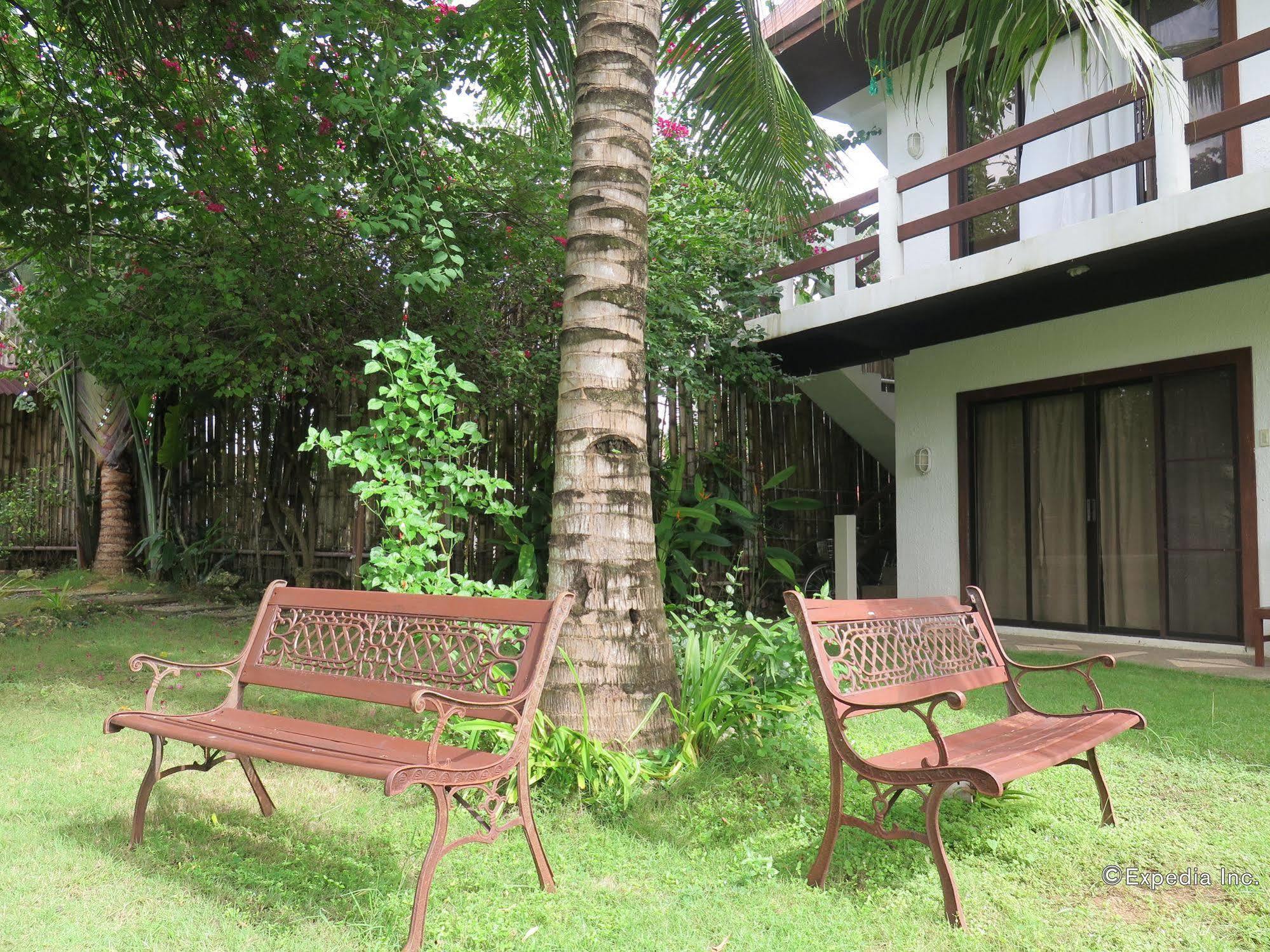 Panglao Palms Apartelle Hotel Exterior photo